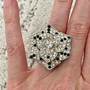 Elegant Silver and Black Rhinestone Floral Statement Ring EUC